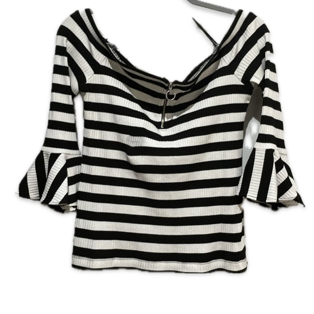 NWT Donna Degnan Striped Zipper Neck Off The Shoulder Blouse (Size M)